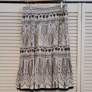 Requirements Black and White Patterned Muslin Skirt, Size Medium